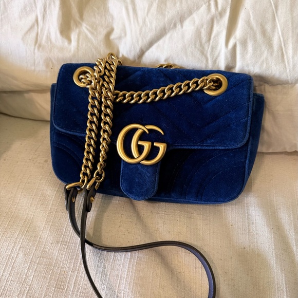 Gucci Handbags - AUTHENTICATED Gucci Velvet Shoulder Bag in Deep Blue with Gold Hardware